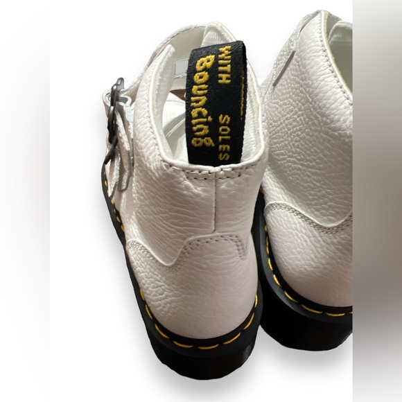 Doc Dr Martens Women's Devon Flower Buckle Platform Boots Sz 10 White Learther - Picture 3 of 11